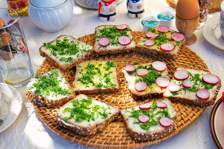 4 Radieschen-Kresse Broetchen